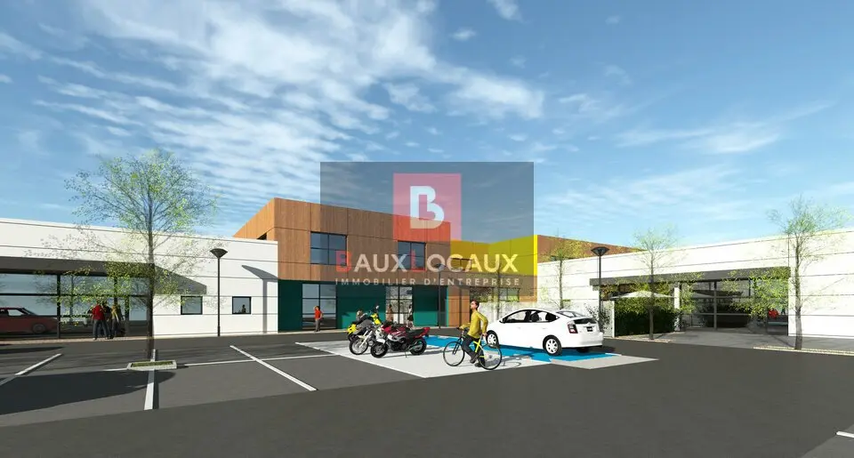 LOCAL COMMERCIAL D'ENVIRON 585 m²  AVEC PARKING