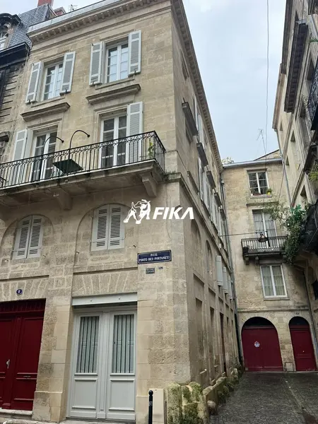 A VENDRE LOCAL PROFESSIONNEL 46 m² (33000) BORDEAUX