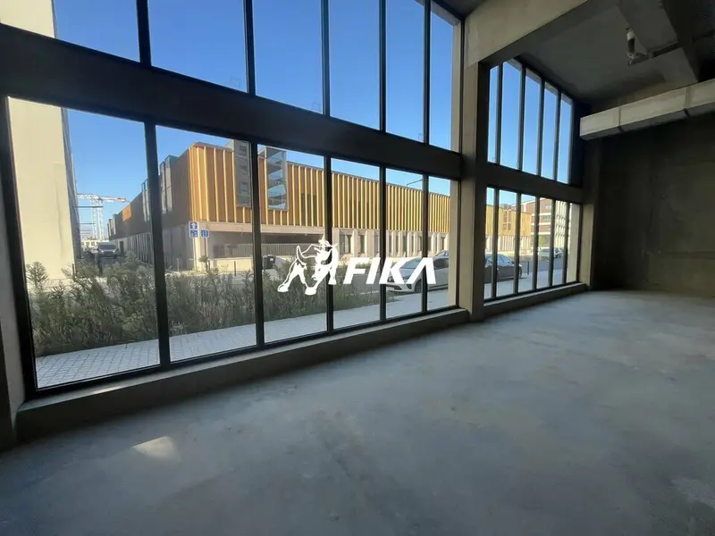 A VENDRE LOCAL D'ACTIVITÉ / LOCAL ARTISANAL - (33100) BORDEAUX