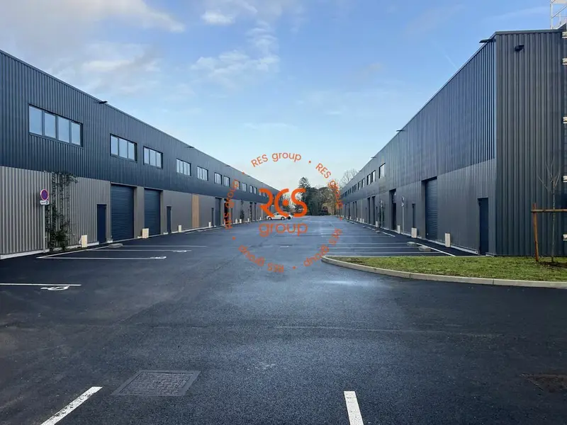 A louer Locaux d'activité 7370m² Ambarès-et-Lagrave