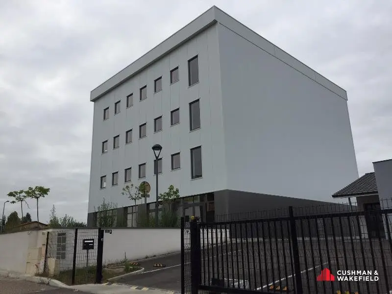 Bureaux à la vente de 140 m²