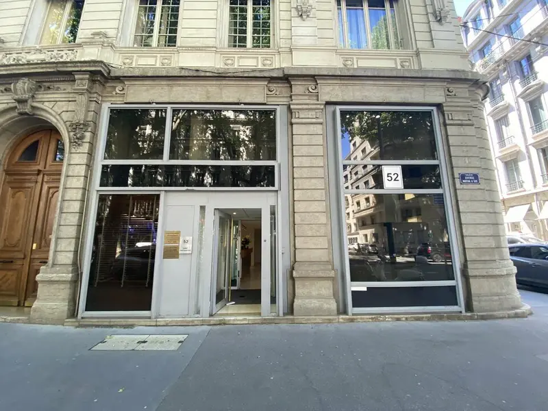 A louer Local commercial  274m² Lyon 06