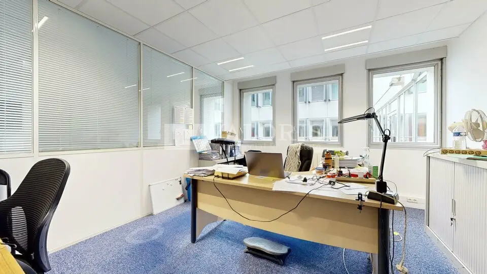 A vendre Bureaux 592m² Écully