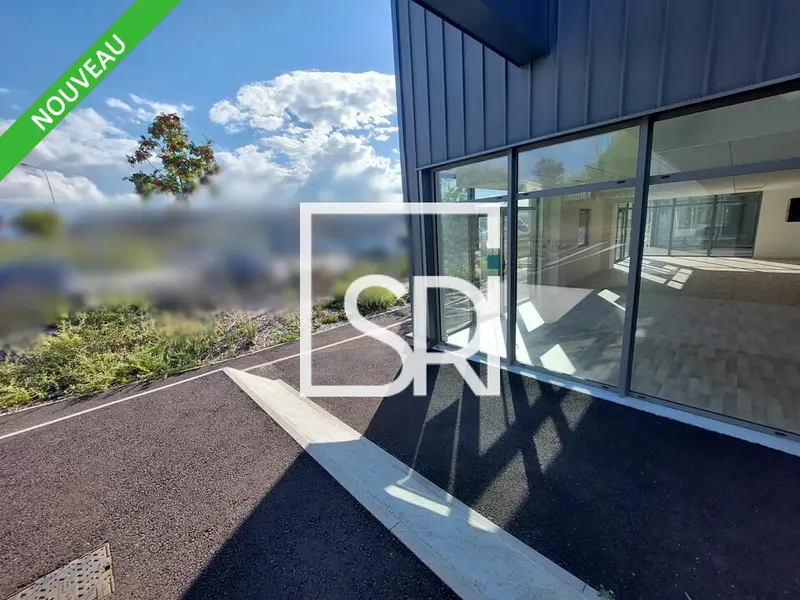 NEUFS - LOCATION BUREAUX 250 m2 - 63430 PONT DU CHATEAU 