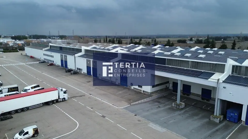 NIMES - ZI KM DELTA - en ZFU - ENTREPOT / STOCKAGE