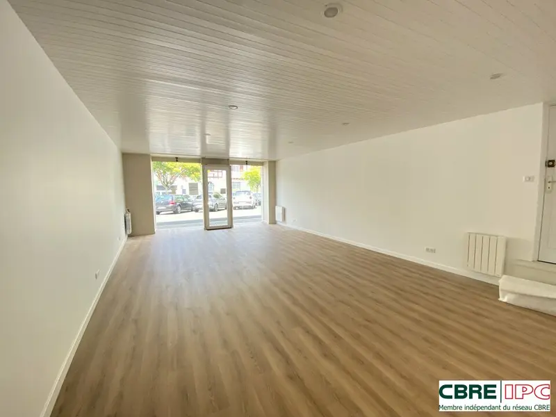 LOCATION - REF : 7174MP