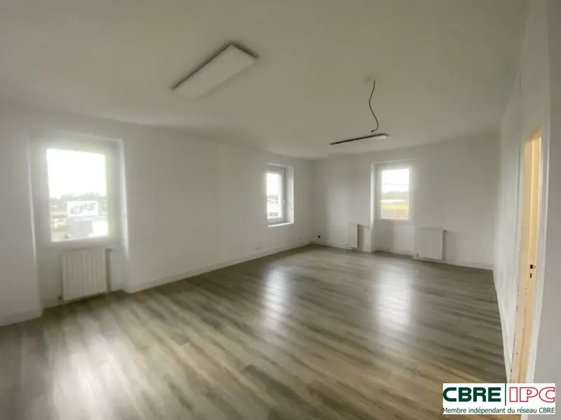 LOCATION - BUREAUX - REF : 7738YA