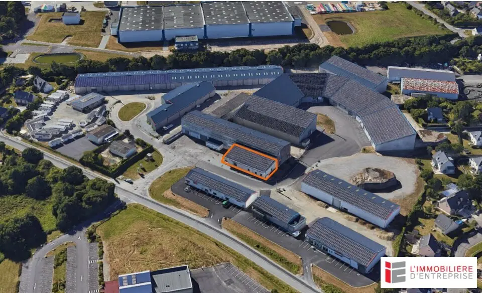 A LOUER LOCAL D'ACTIVITE DE 440 M² DANS ZAC DINARD