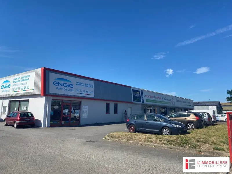 A LOUER LOCAL D'ACTIVITE DE 1 400M² DANS ZI ST MALO