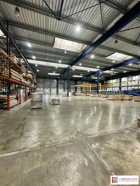 LOCATION  LOCAL D'ACTIVITÉ / ENTREPÔT LOGISTIQUE  3 631 M²  BRUZ