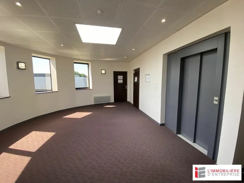 LOCATION  BUREAUX  85 m²  SAINT-GRÉGOIRE