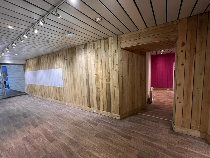 A VENDRE - LOCAL COMMERCIAL - AURAY