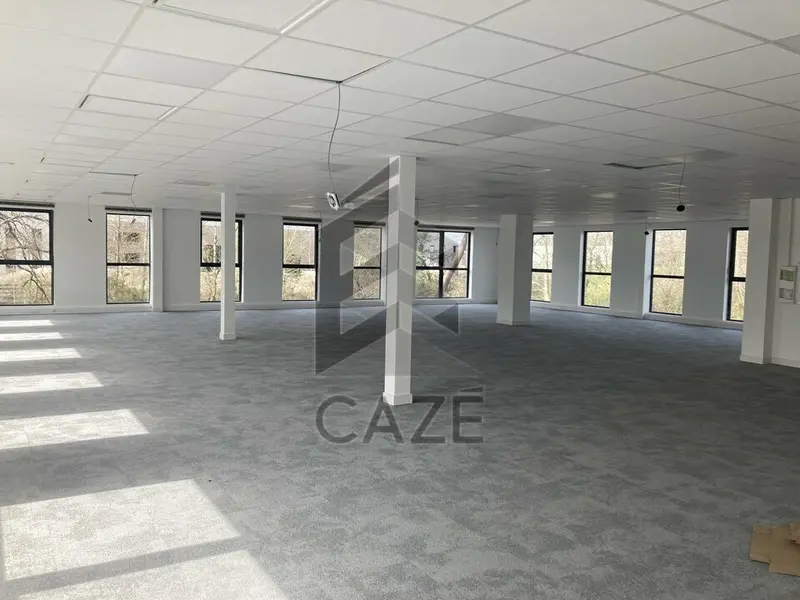 BUREAUX NEUFS A VENDRE - MERIGNAC ROCADE SORTIE 10 - 105 m² 