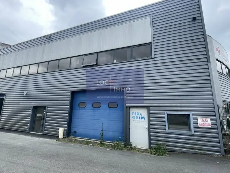 À LOUER  Local d'activité de 440 m²  Lormont (33)