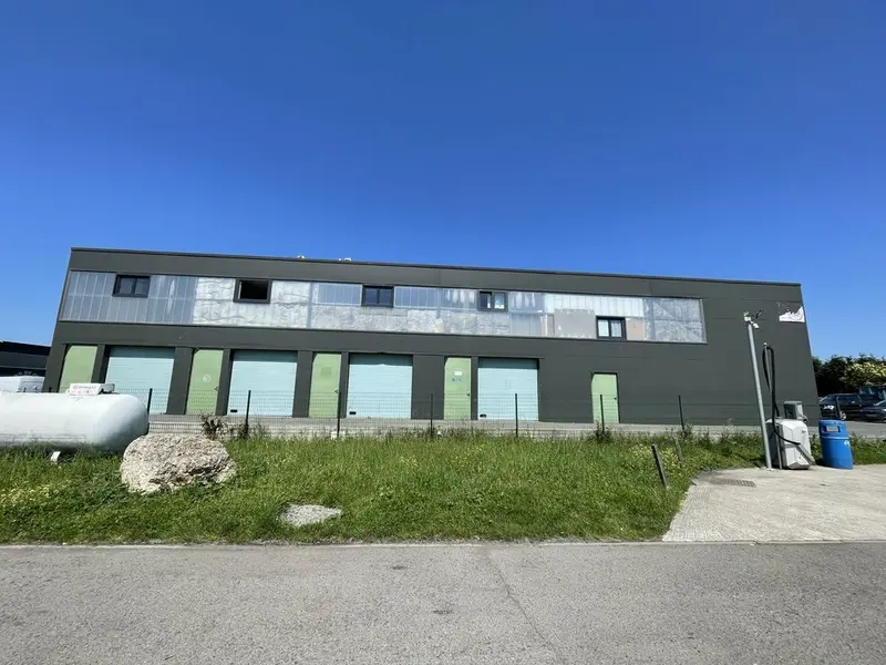 LOCAL D'ACTIVITÉ A LOUER - IDÉALE ARTISAN