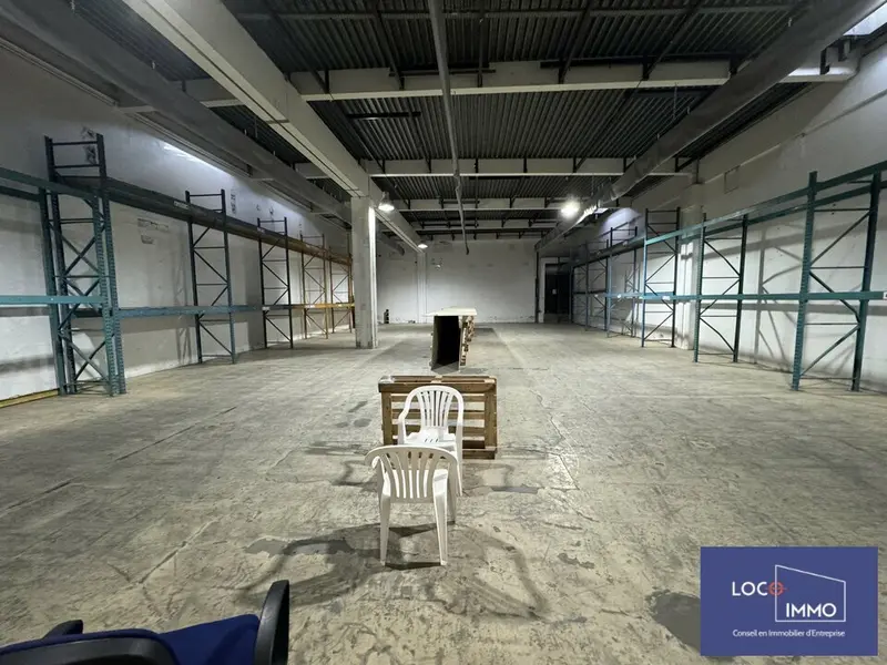 Entrepôt de 5509 m2 à louer à Canéjan