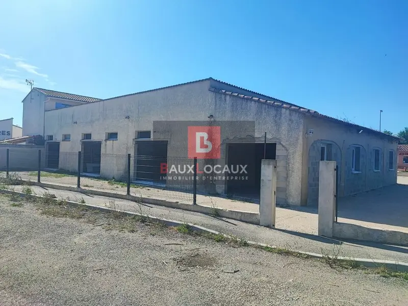 VENTE LOCAL COMMERCIAL OU PRO D'ENVIRON 143 m²