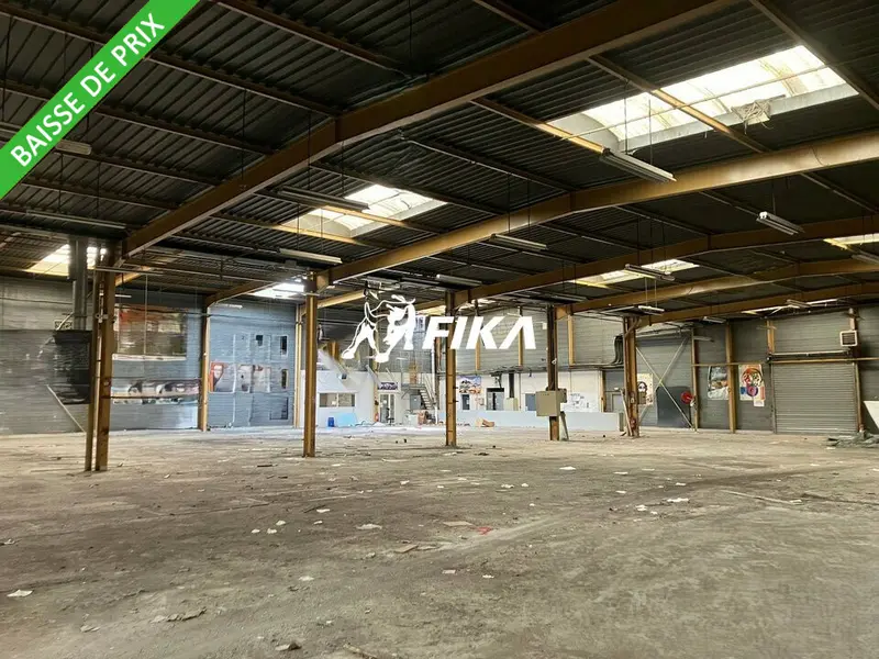 A VENDRE ENTREPOT D'ACTIVITÉ 2600 m² - (31100) TOULOUSE