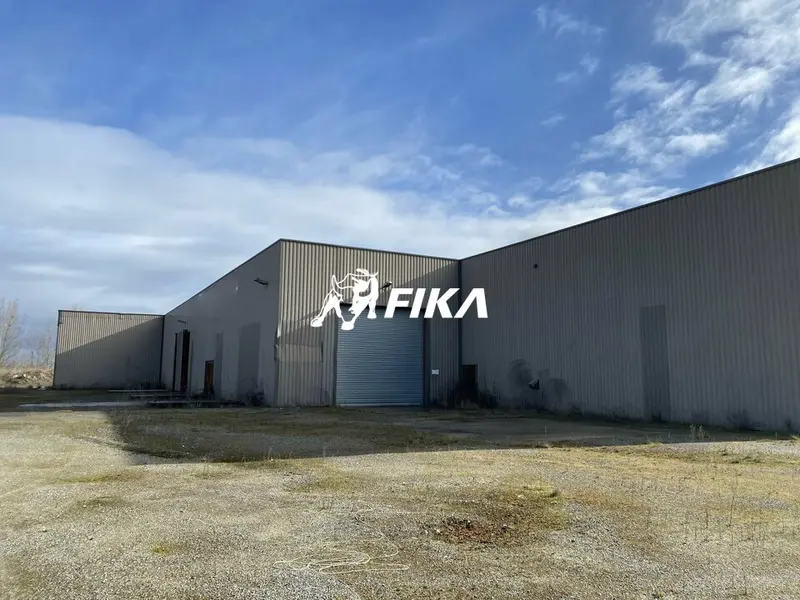 A LOUER ENTREPOT 1 800 m² - (31430) SAINT ELIX LE CHATEAU
