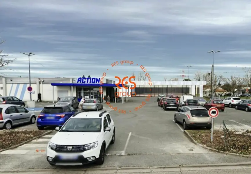 A louer Local commercial  307m² Le Haillan