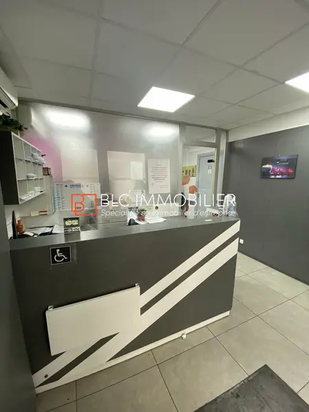 LOCAL PROFESSIONNEL A VENDRE 153 M2 SECTEUR SAINT HENRI 13016