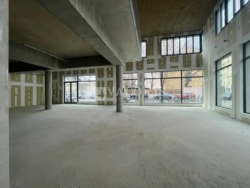 A louer Locaux d'activité 567.7m² Villeurbanne