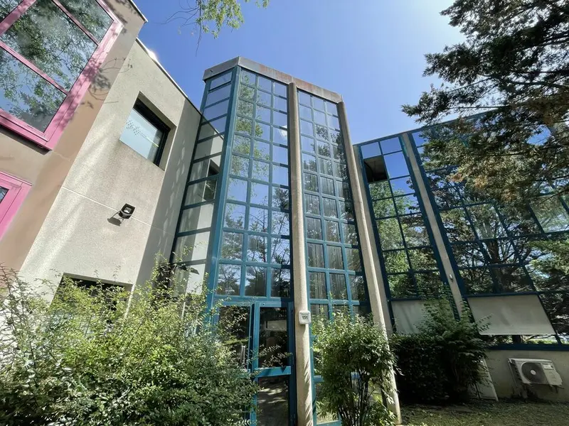 A vendre Bureaux 432.82m² Saint-Genis-Laval