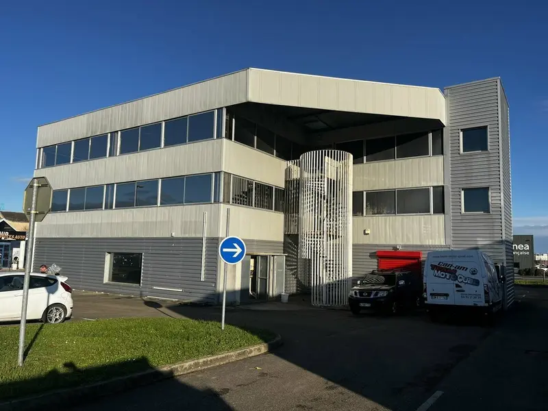 A vendre Local commercial  2097m² Crêches-sur-Saône