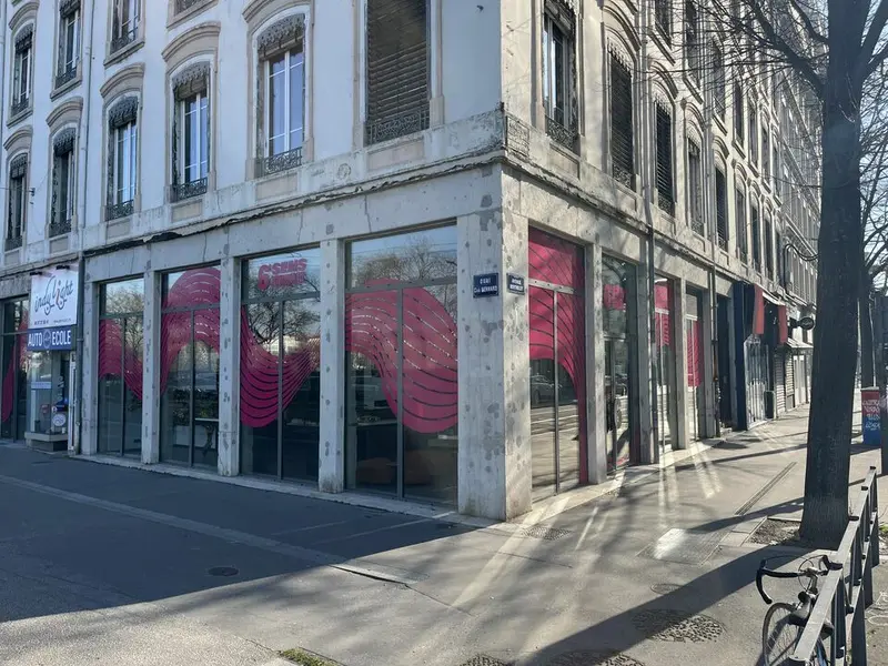 A louer Local commercial  120.2m² Lyon 07
