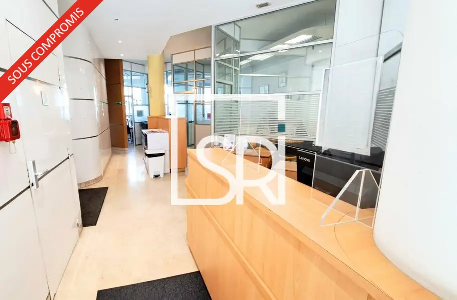 A vendre Bureaux 1198m² Clermont-Ferrand