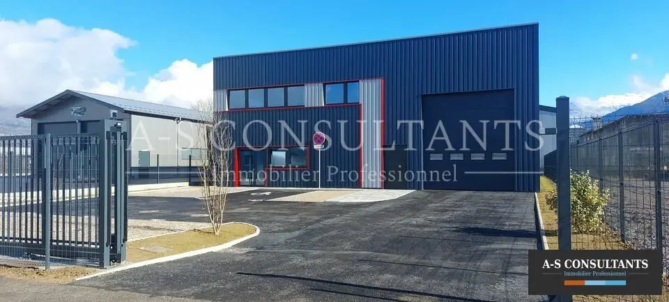 A louer Locaux d'activité 471m² Sainte-Hélène-sur-Isère