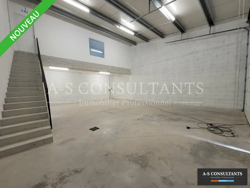 A louer Locaux d'activité 155m² Vaulx-Milieu