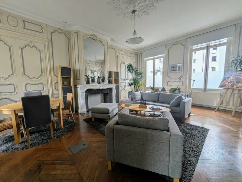 IMMEUBLE DE BUREAUX DE CARACTÈRE  480 m² en R+2 