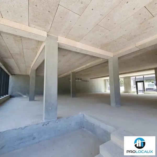 A louer Local commercial  304.29m² Grenoble