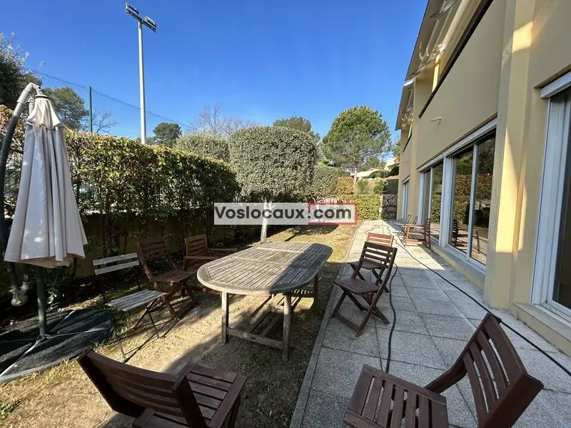 Magnifique : Bureaux de 290 m² à SOPHIA ANTIPOLIS - LES BOUILLIDES