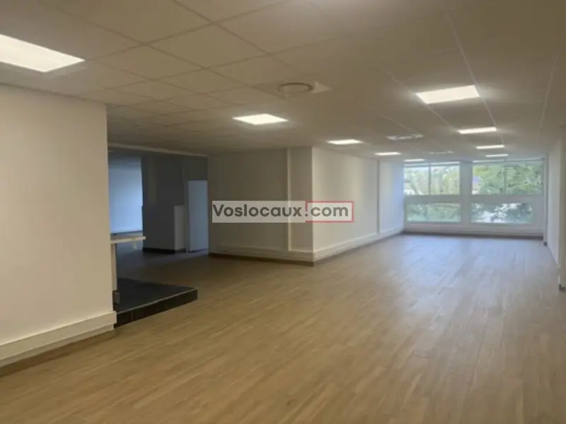 À louer bureaux 250 m² à Biot, emplacement idéal  