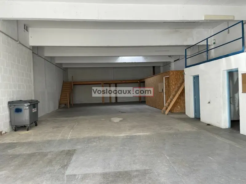 A louer : local d'activité de 245m² à Saint-Laurent-du-Var