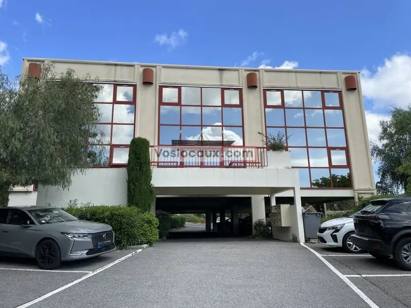 À LOUER  Bureaux de 107m²  VALLAURIS / CHEMIN DE SAINT-BERNARD 