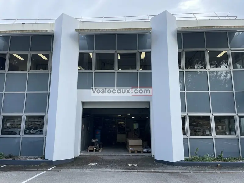 Local d'activité de 691 m² disponible à la location à Sophia-Antipolis