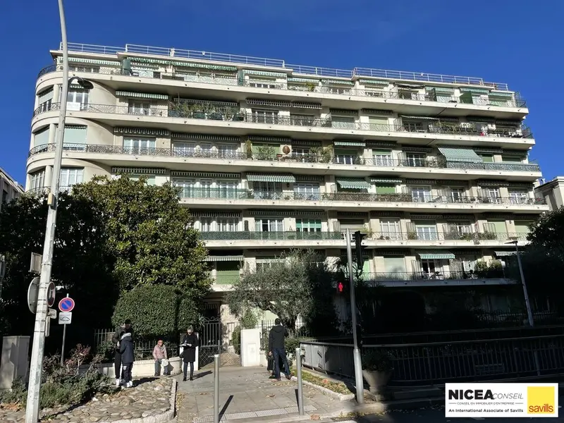 Bureaux en excellent état situés en plein carré d'or à NICE!