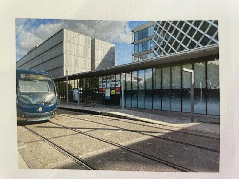 BORDEAUX RIVE DROITE LOCAL COMMERCIAL A LOUER DE 138.55 M² ENVIRON