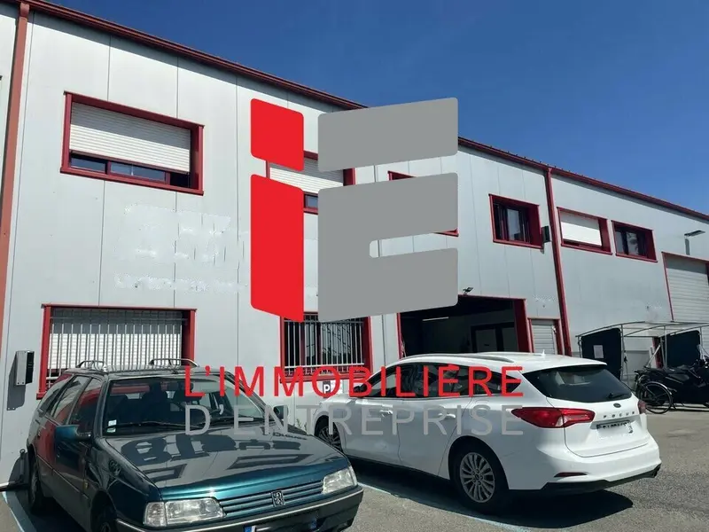 A LOUER - LOCAL D'ACTIVITE - ZA DE KERLOIC CAUDAN