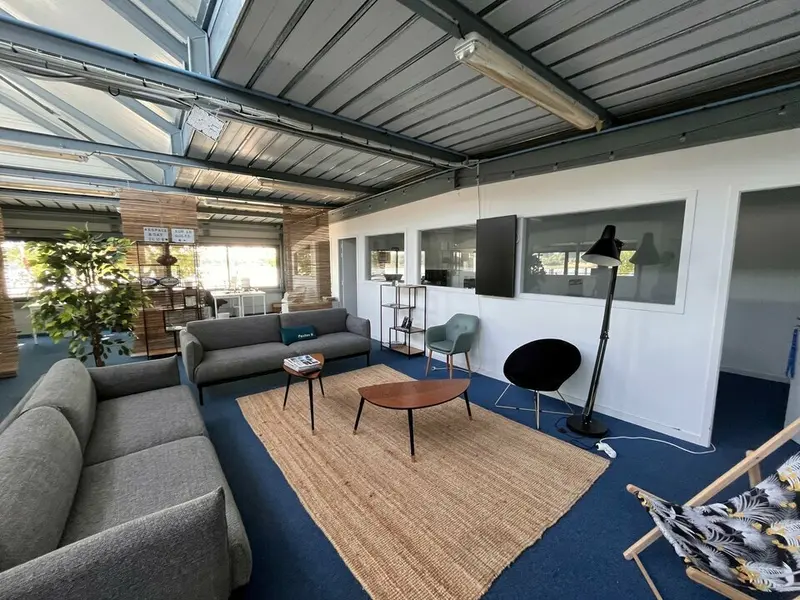 A LOUER - BUREAUX 220m²- VANNES