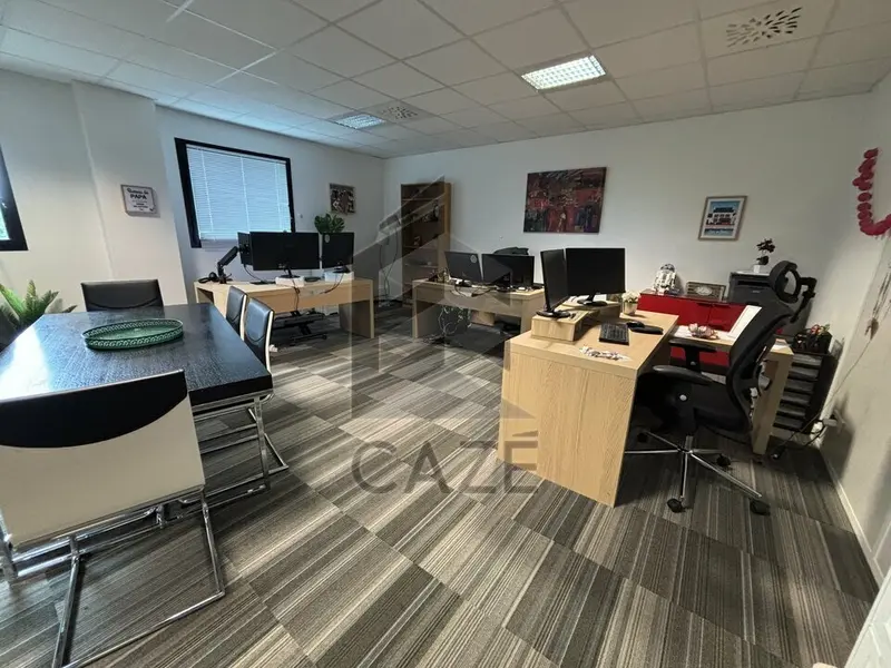 BUREAUX A LOUER - ARTIGUES - PROXIMITE ROCADE IMMEDIATE 