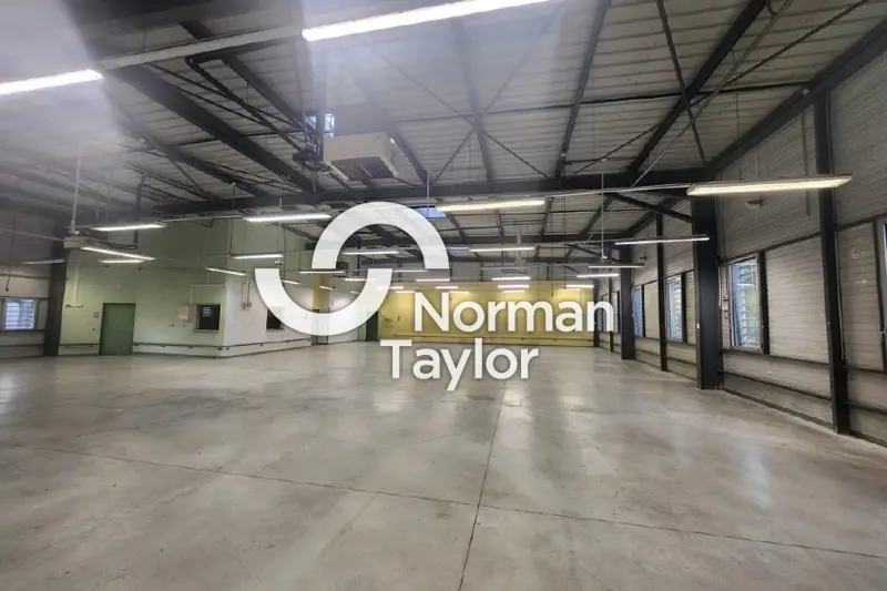 A louer Locaux d'activité 616m² Vendargues