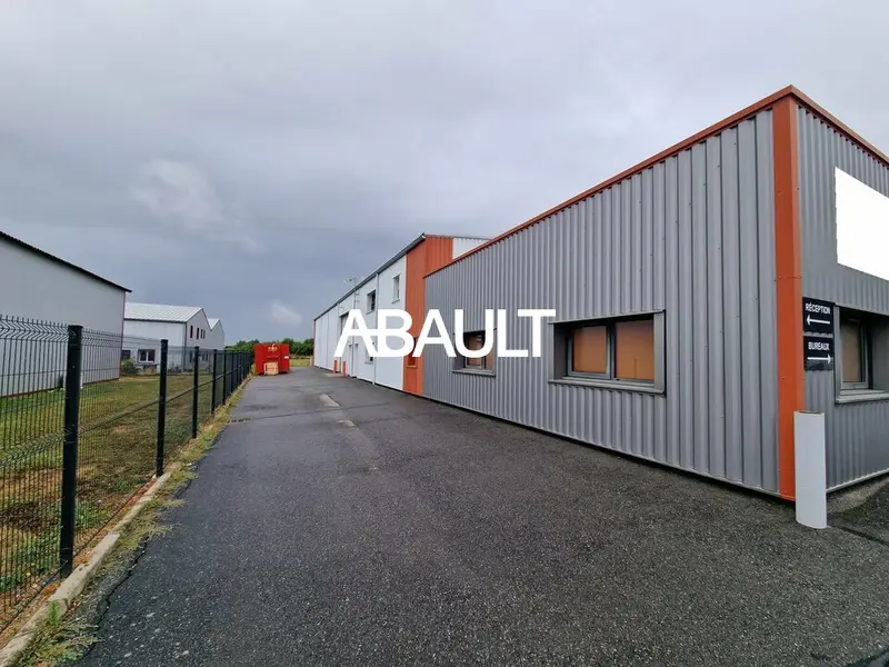 VERFEIL A LOUER LOCAL D'ACTIVITES D'UNE SURFACE D'ENVIRON 990 M² 