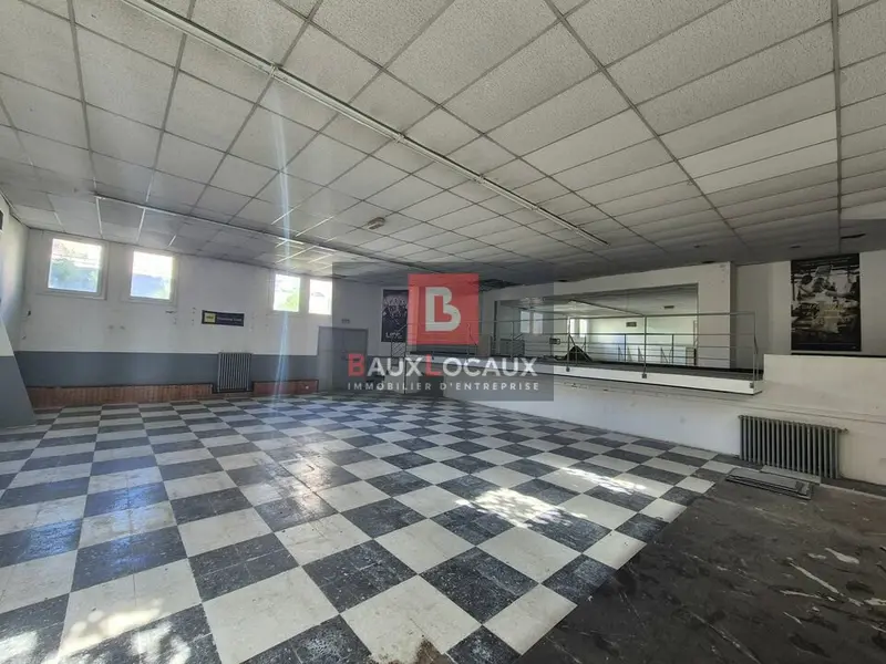 VENTE LOCAL COMMERCIAL 582 m² SALON DE PROVENCE