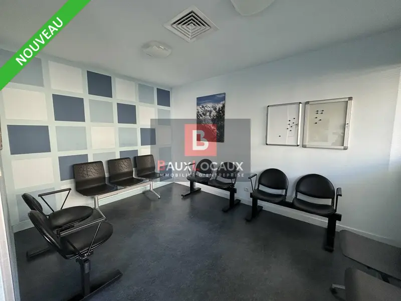 À LOUER  BUREAUX 95 m²  AVIGNON EXTRA-MUROS  PROCHE GARE ET TRAMWAY