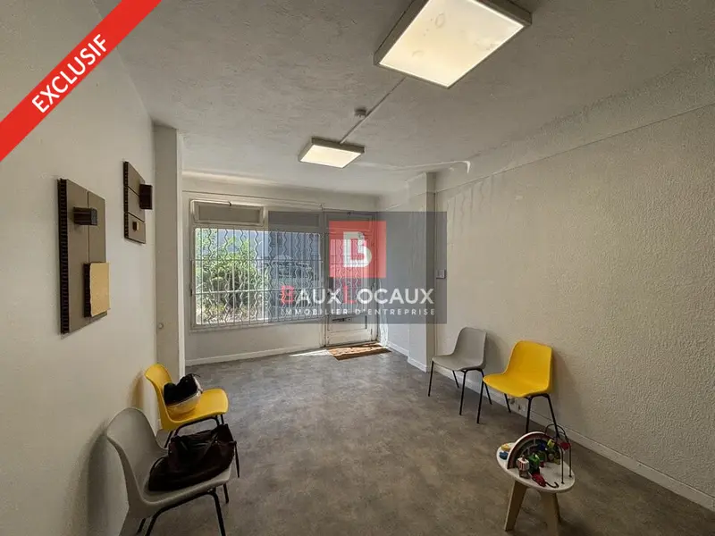 A louer Local commercial  68m² Avignon