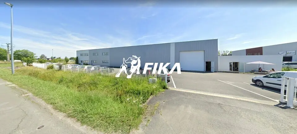 A VENDRE LOCAL D'ACTIVITE 1400 M²